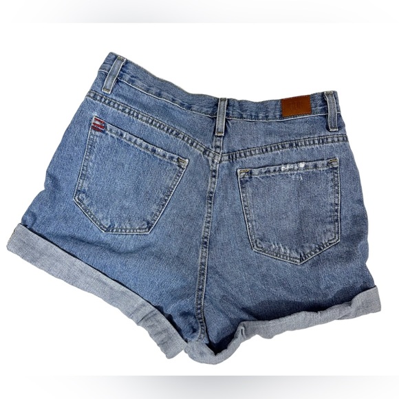Urban Outfitters High-Rise Mom Jean Shorts - Size 30 - Picture 3 of 10